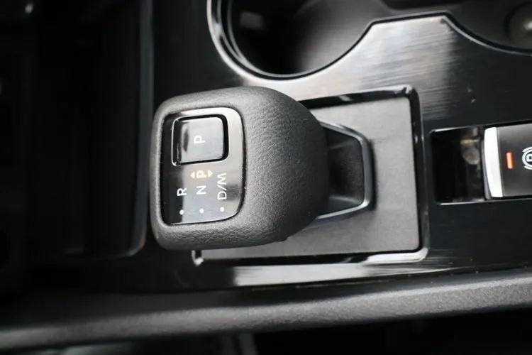 Used 2024 Nissan Rogue S FWD image 31