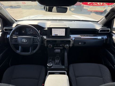 Used 2025 Toyota Tacoma SR5 AWD/4WD image 16