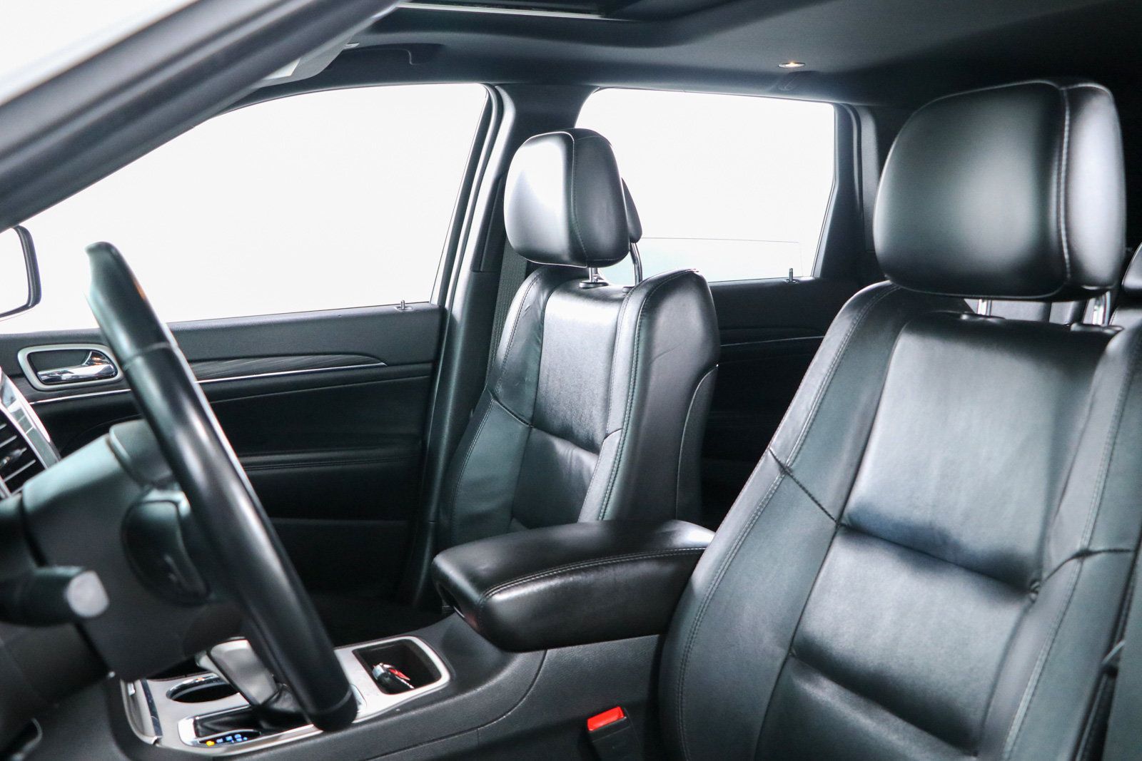 Used 2021 Jeep Grand Cherokee Limited RWD image 24