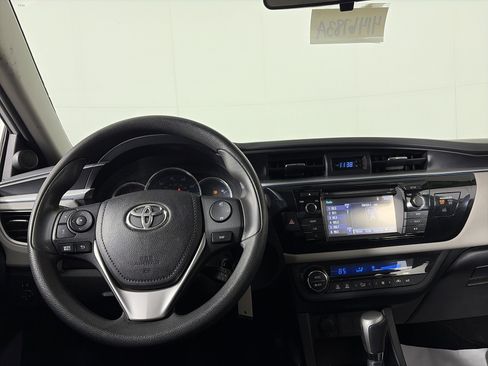 Used 2015 Toyota Corolla LE image 13