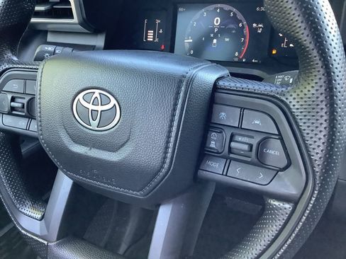 Used 2025 Toyota Tacoma SR5 AWD/4WD image 20