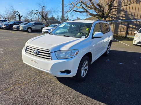 Used 2010 Toyota Highlander 2WD image 3