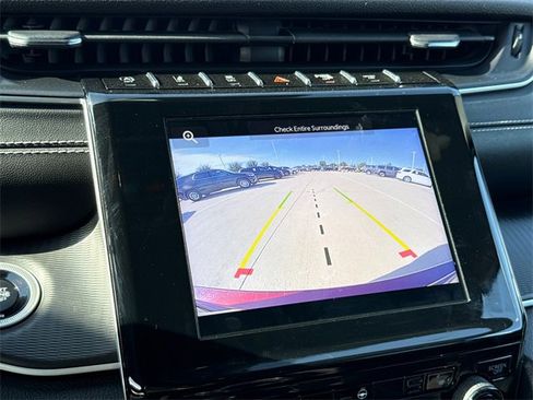 Used 2023 Jeep Grand Cherokee Altitude image 24