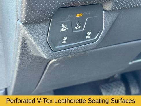 Used 2024 Volkswagen Atlas Cross Sport SE image 21