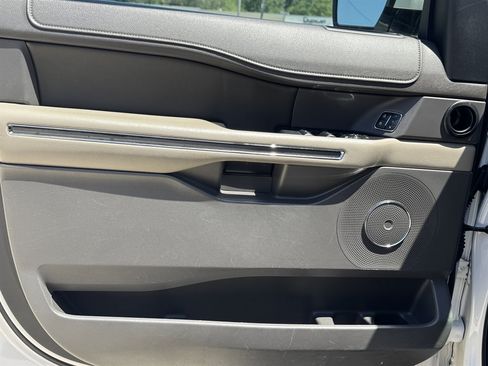 Used 2018 Ford Expedition Max XLT w/ Equipment Group 202A RWD image 15