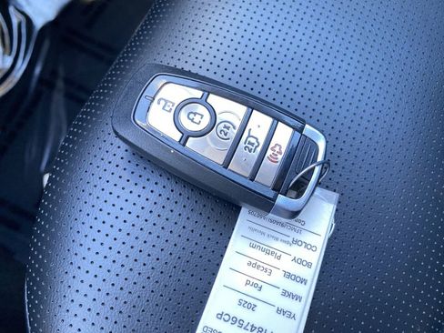 Certified 2025 Ford Escape Platinum image 35