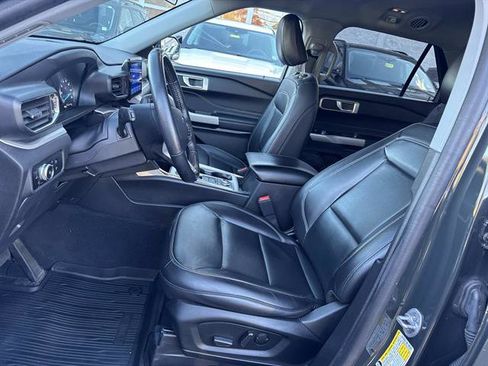 Used 2023 Ford Explorer XLT w/ Equipment Group 202A image 30