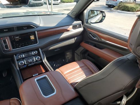 Used 2023 GMC Yukon Denali Ultimate image 19