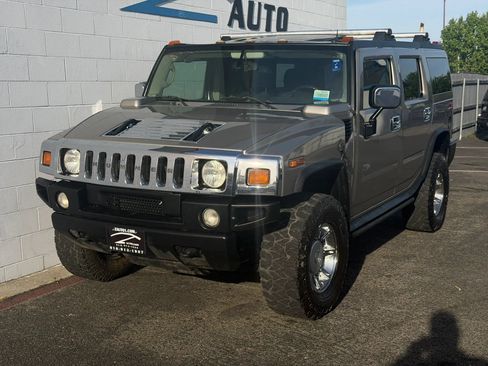 Used 2004 HUMMER H2 w/ Preferred Equipment Group AWD/4WD image 2