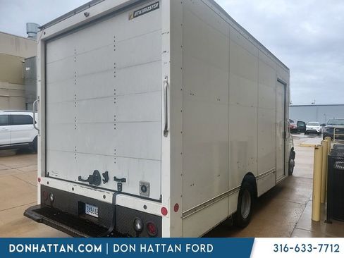 Used 2021 Chevrolet Express 3500 w/ Power Convenience Package RWD image 10