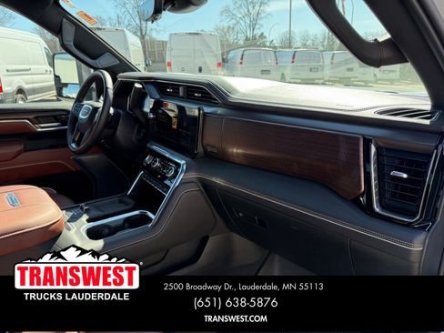 Used 2026 GMC Sierra 3500 Denali Ultimate image 7