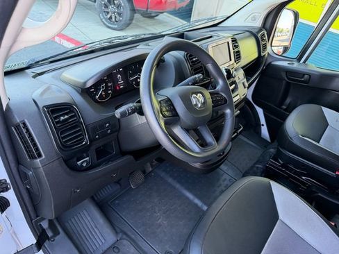 Used 2024 RAM ProMaster 2500 w/ Convenience Group FWD image 11