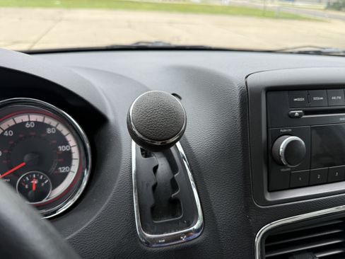 Used 2016 Dodge Grand Caravan SE w/ Quick Order Package 29E SE FWD image 19