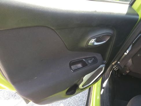 Used 2018 Jeep Renegade Sport w/ Power & Air Group AWD/4WD image 26