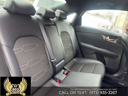 Used 2023 Kia Forte GT-Line FWD image 9