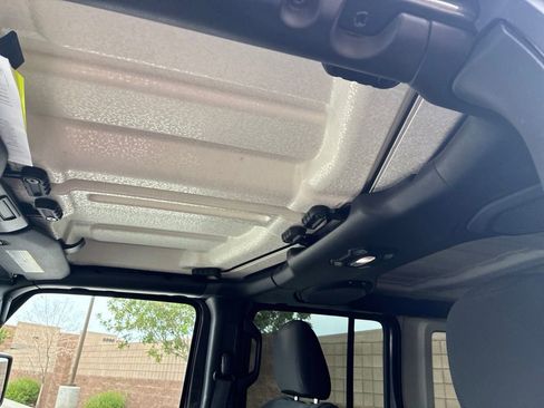 Used 2018 Jeep Wrangler Unlimited Sport S AWD/4WD image 9