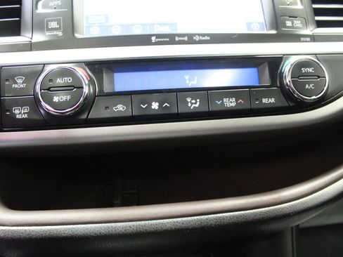 Used 2017 Toyota Highlander Limited Platinum w/ Protection Package #3 AWD/4WD image 18