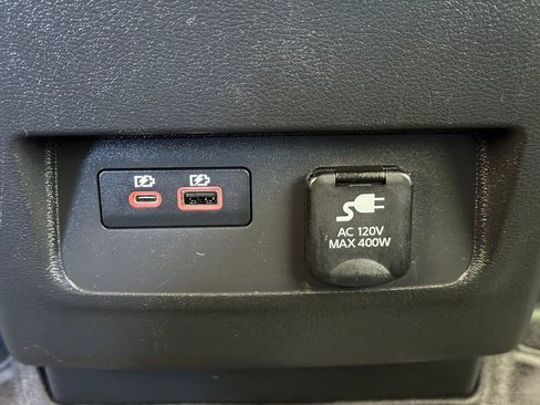 Used 2023 Nissan Frontier SV w/ SV Convenience Package RWD image 30
