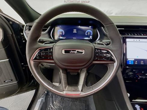 Used 2023 Jeep Grand Cherokee L Overland image 11