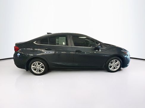 Used 2018 Chevrolet Cruze LT w/ Convenience Package FWD image 10