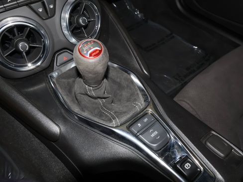 Used 2019 Chevrolet Camaro SS RWD image 32