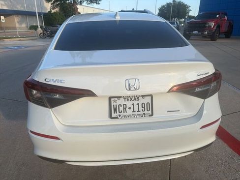 Used 2025 Honda Civic Sport image 6