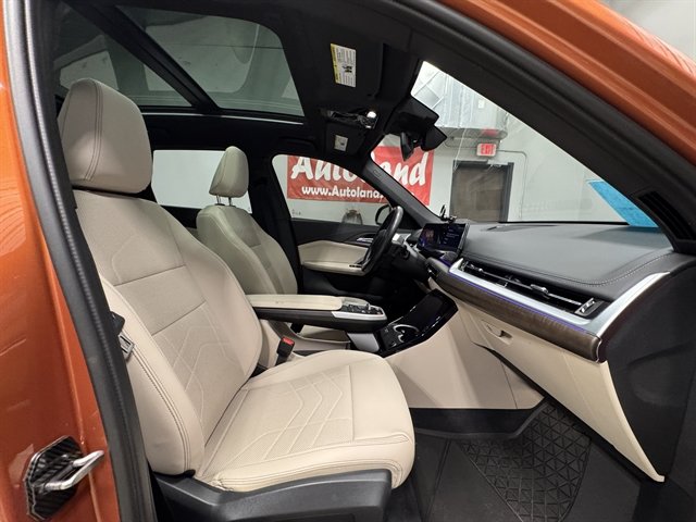 Used 2023 BMW X1 xDrive28i w/ Premium Package AWD/4WD image 11