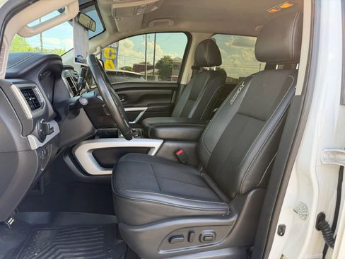 Used 2019 Nissan Titan PRO-4X AWD/4WD image 5