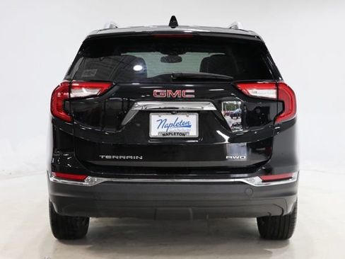 Used 2024 GMC Terrain SLT AWD/4WD image 6