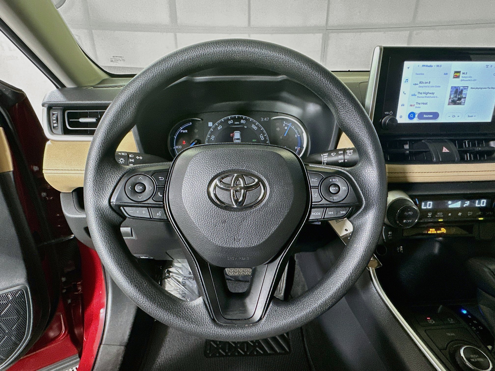 Used 2025 Toyota RAV4 LE AWD/4WD image 17