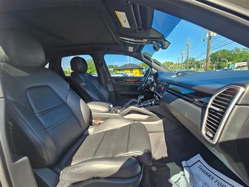 Used 2020 Porsche Cayenne S AWD/4WD image 15