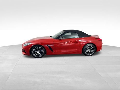 Used 2022 BMW Z4 M40i w/ Premium Package image 3