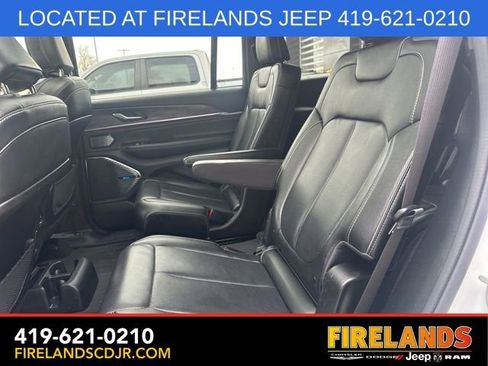 Used 2023 Jeep Grand Cherokee L Overland image 5