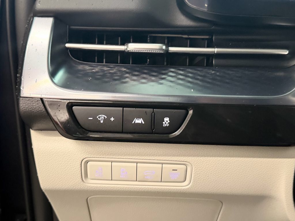 Used 2024 Kia Carnival SX Prestige FWD image 26