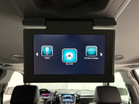 Used 2019 Chevrolet Suburban LT AWD/4WD image 32