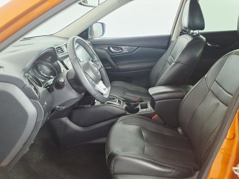Used 2019 Nissan Rogue SL AWD/4WD image 9