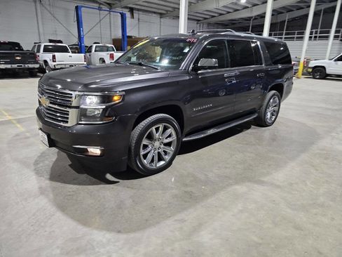 Used 2017 Chevrolet Suburban Premier image 2