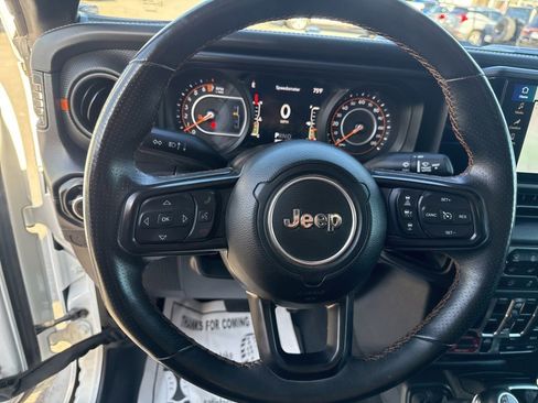 Used 2024 Jeep Gladiator Mojave w/ Convenience Group AWD/4WD image 15