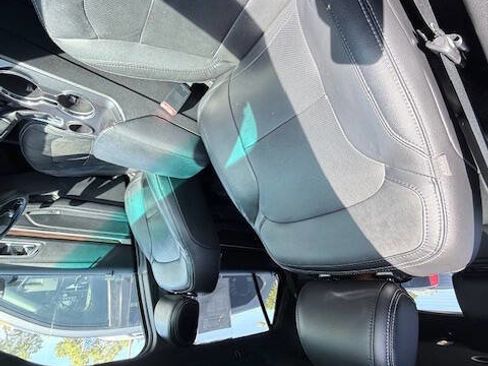 Used 2017 Ford Explorer Limited image 24