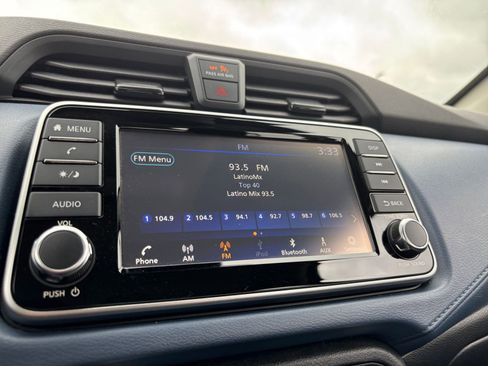 Used 2025 Nissan Versa SV FWD image 20