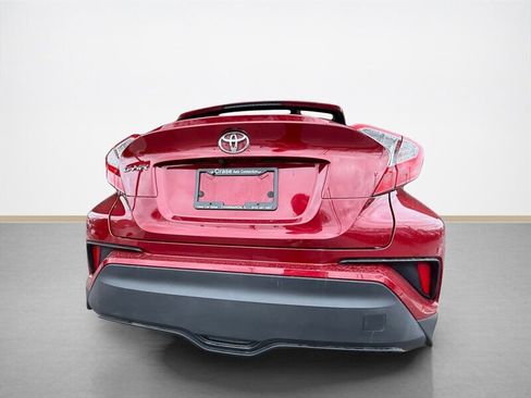 Used 2019 Toyota C-HR XLE image 5