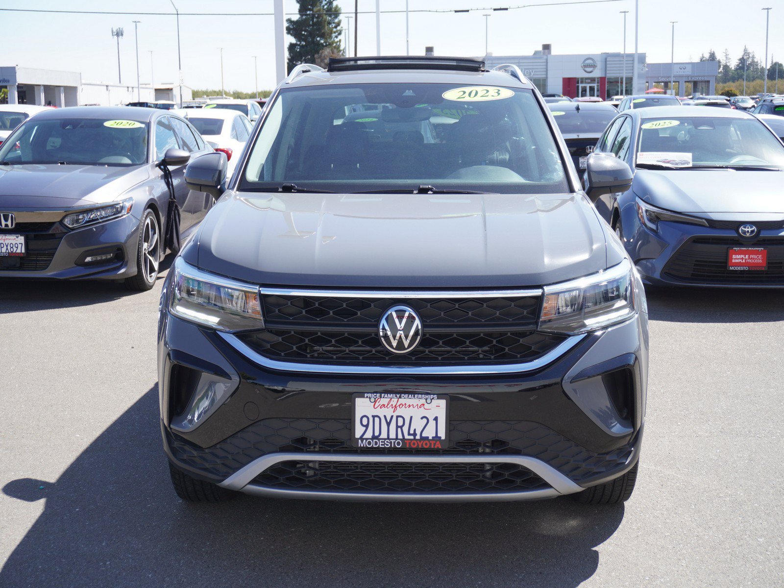 Used 2023 Volkswagen Taos SE FWD image 4