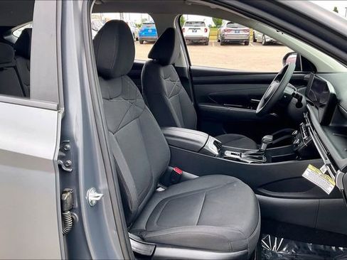 Certified 2025 Hyundai Tucson SE FWD image 7