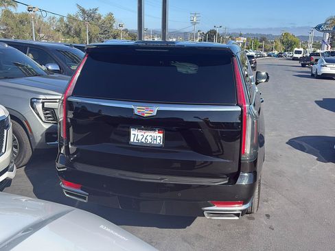 Used 2023 Cadillac Escalade ESV Premium Luxury RWD image 5