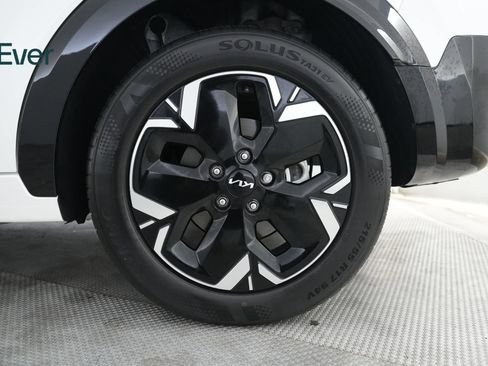 Used 2024 Kia Niro Wind FWD image 9