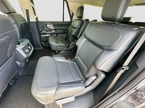 New 2025 Ford Expedition Platinum w/ Driver's Package image 17