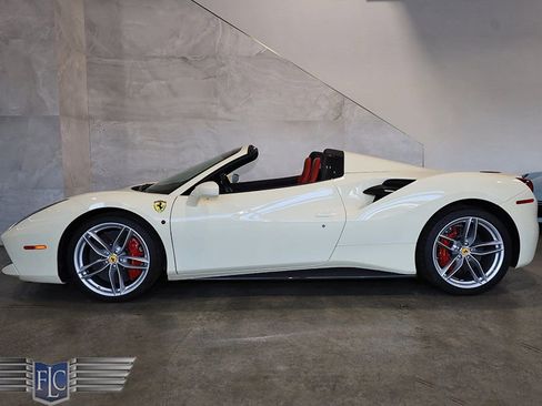 Used 2018 Ferrari 488 Spider image 46