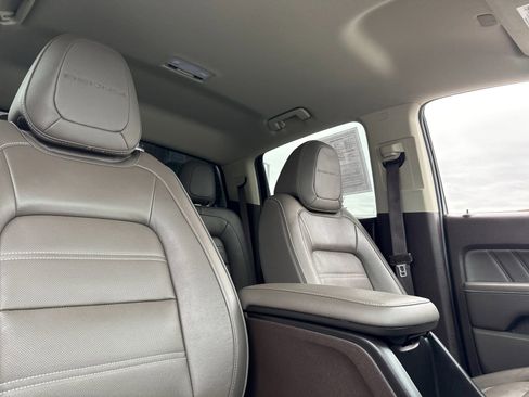 Used 2022 GMC Canyon Denali image 16