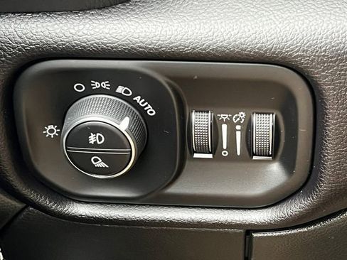 Used 2025 RAM 3500 Laramie image 29