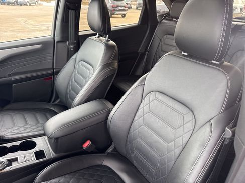 Certified 2024 Ford Escape Platinum w/ Premium Technology Package image 25